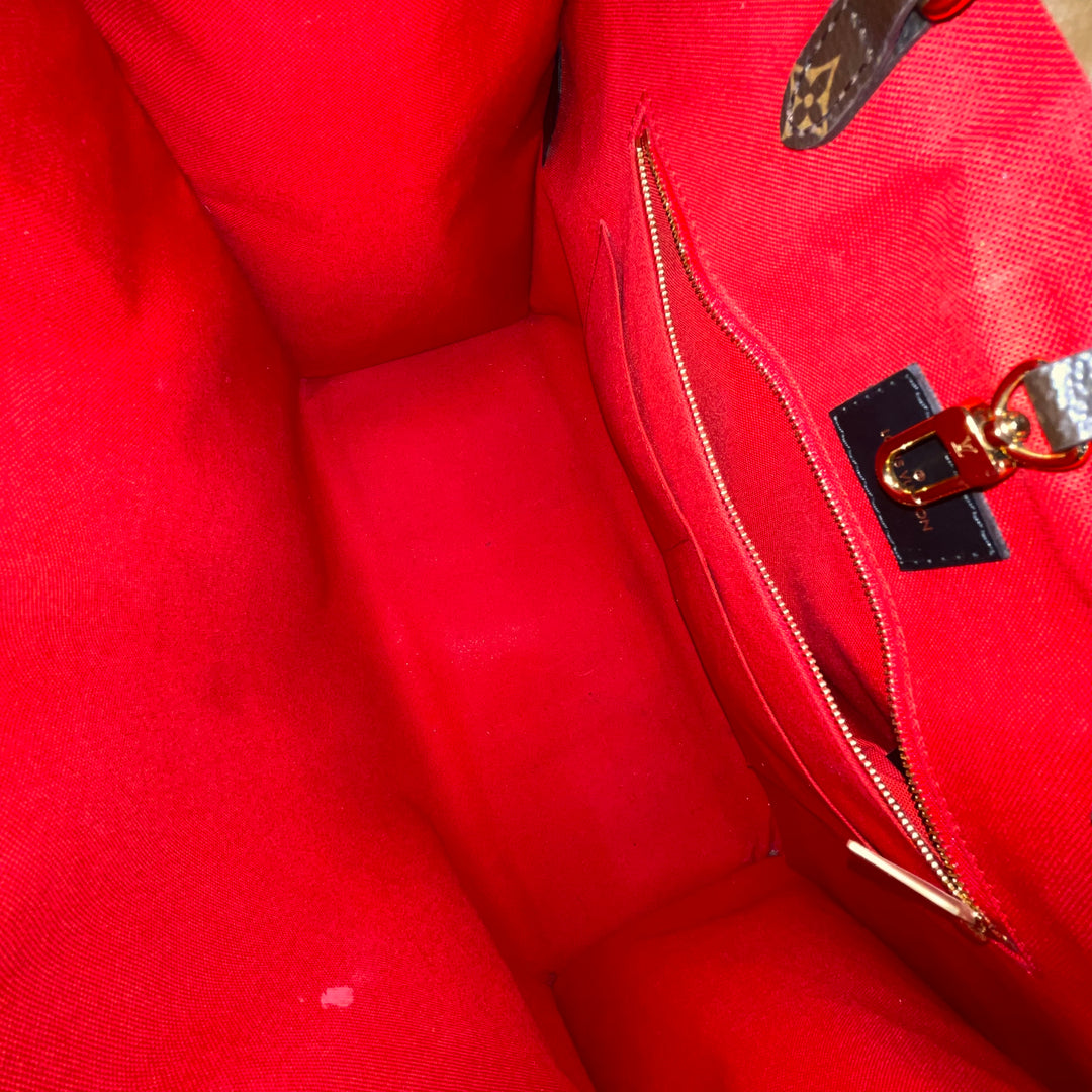 Louis Vuitton OnTheGo GM