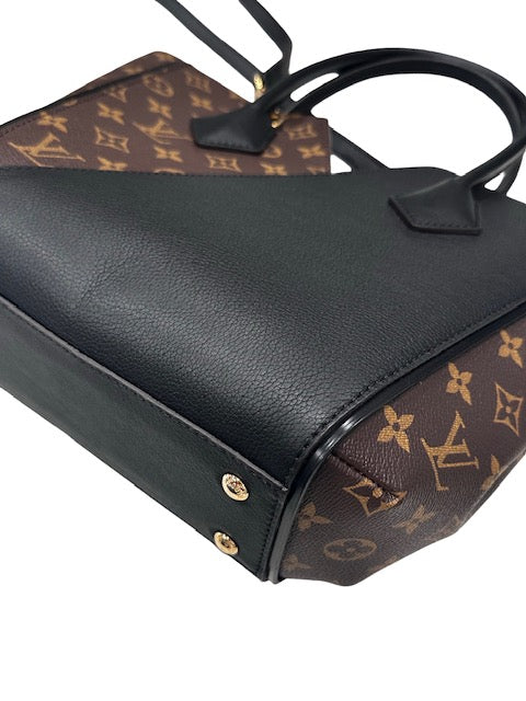 Louis Vuitton Kimono PM - Very Good