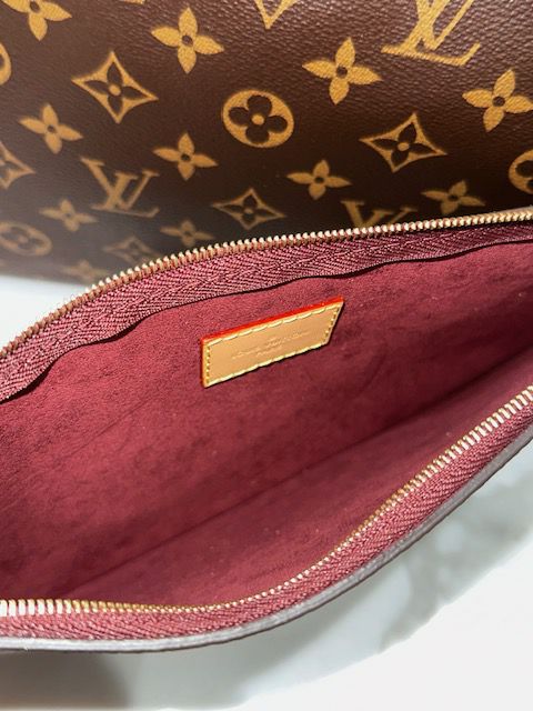 Louis Vuitton CarryAll MM