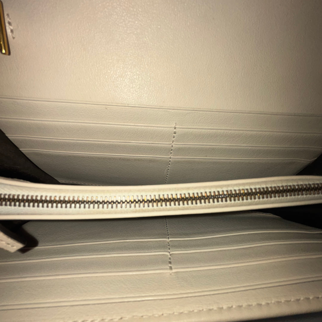 Gucci Diana Wallet On Chain