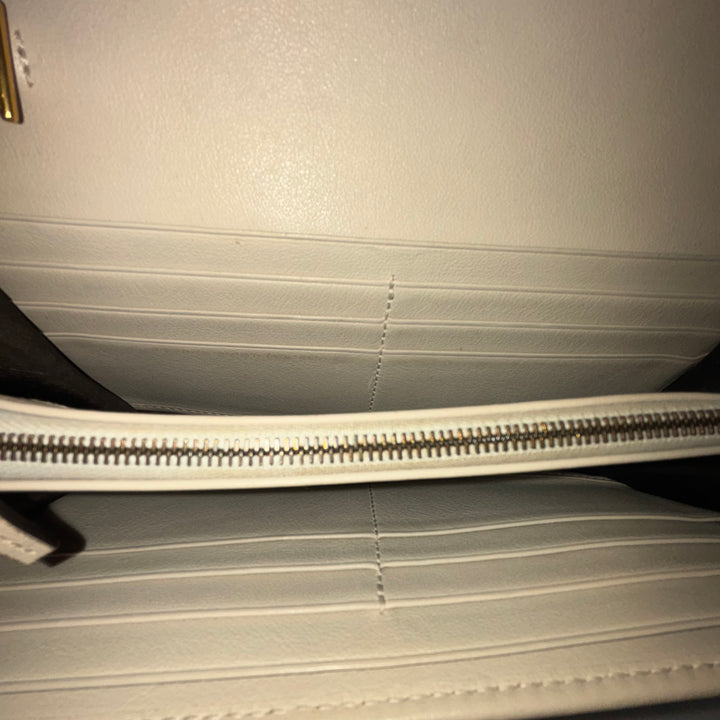 Gucci Diana Wallet On Chain