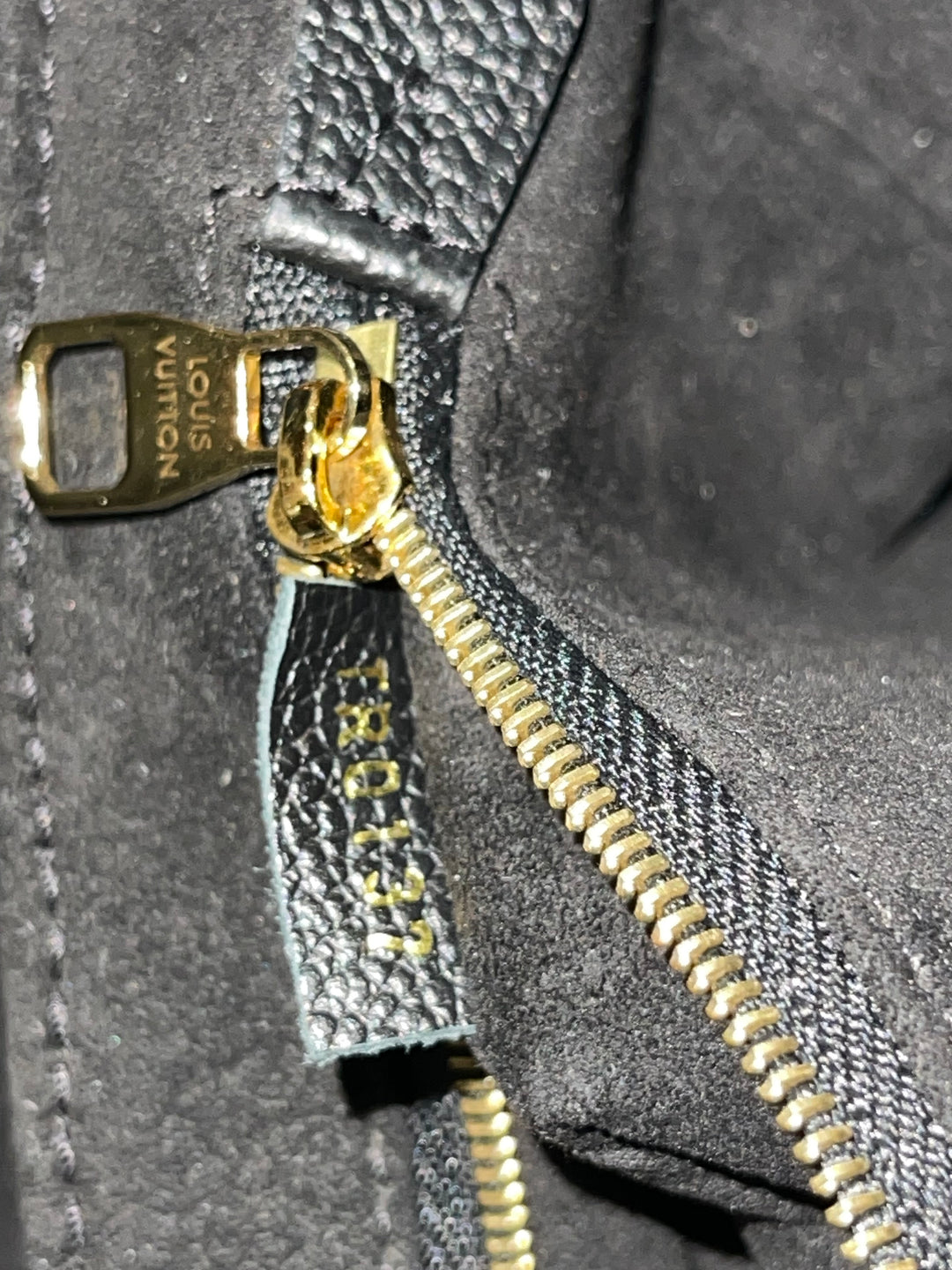 Louis Vuitton Saint Germain Shoulder Bag/Crossbody - Very Good