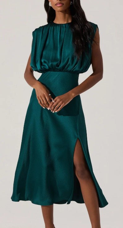 ASTR Emerald Green Sleeveless Midi Dress