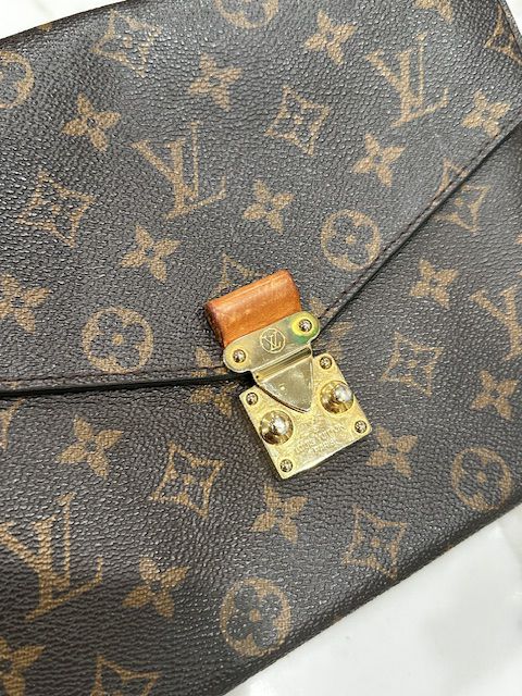 Louis Vuitton Pochette Metis